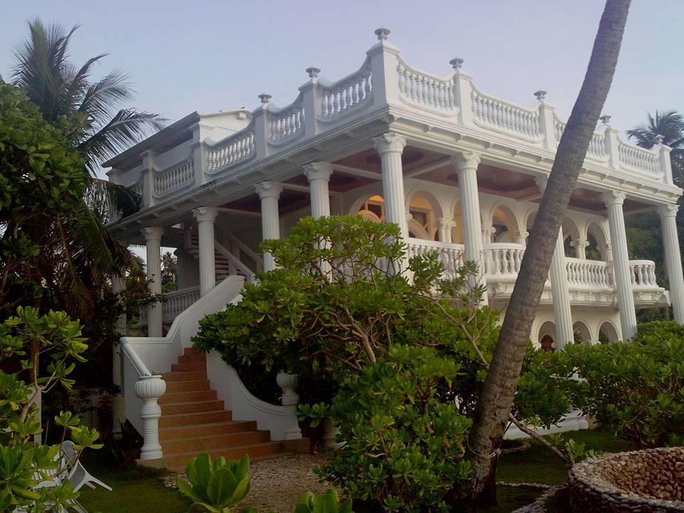 Blue Crystal Beach Resort Пуэрто-Галера Экстерьер фото
